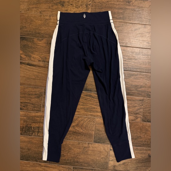 Free People Movement NEVER BETTER COLORBLOCK SLIM JOGGER MIDNIGHT NAVYsize small - Picture 4 of 5